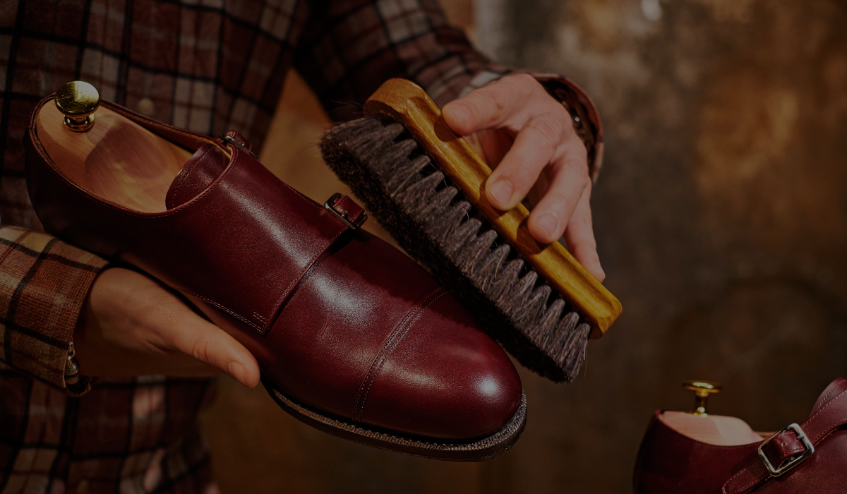 THE ULTIMATE SHOE SHINNING GUIDE - A step-by-step guide for smooth leather