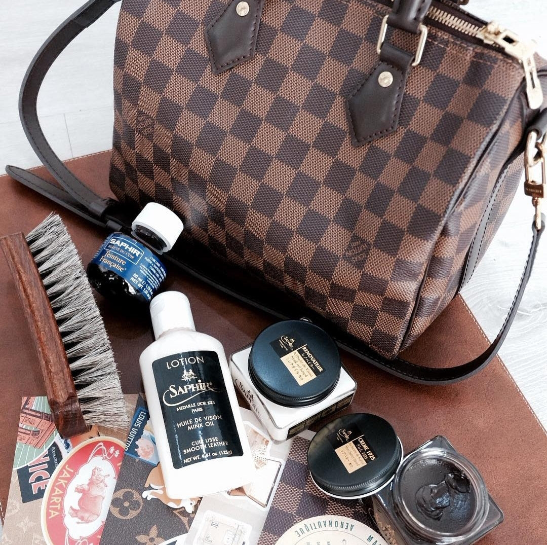 how to clean leather purse