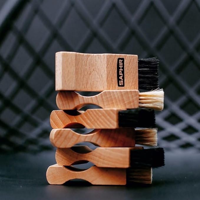 Pommadier Brush